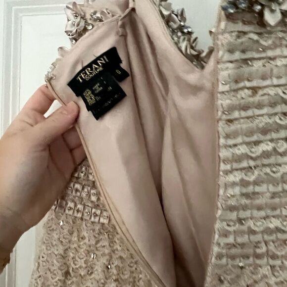 Terani Couture - Shimmering embellished beaded Strapless Sweetheart Short Dress - Picture 8 of 12